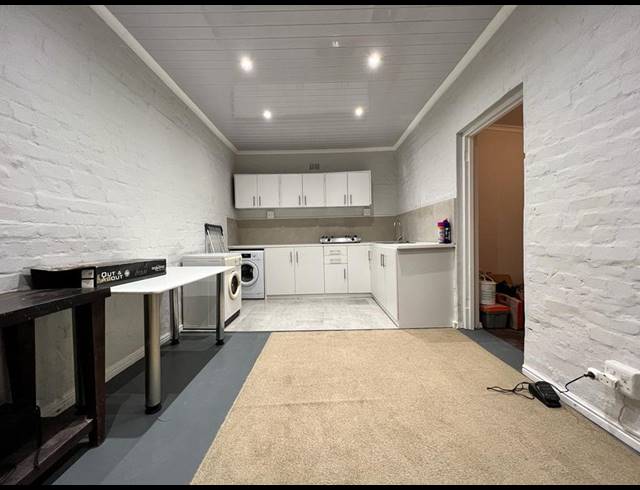 1 BEDROOM APARTMENT TO LET IN TOWNSEND ESTATE